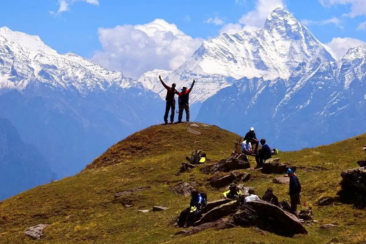 Auli Gorson Bugyal alpine meadow trek ski resort Uttarakhand